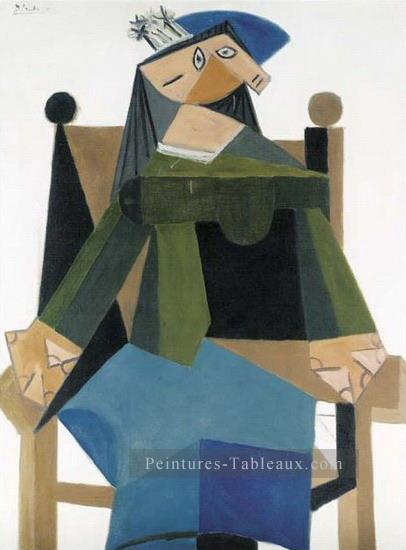 Femme assise dans un fauteuil 5 1941 Cubisme Peintures à l'huile